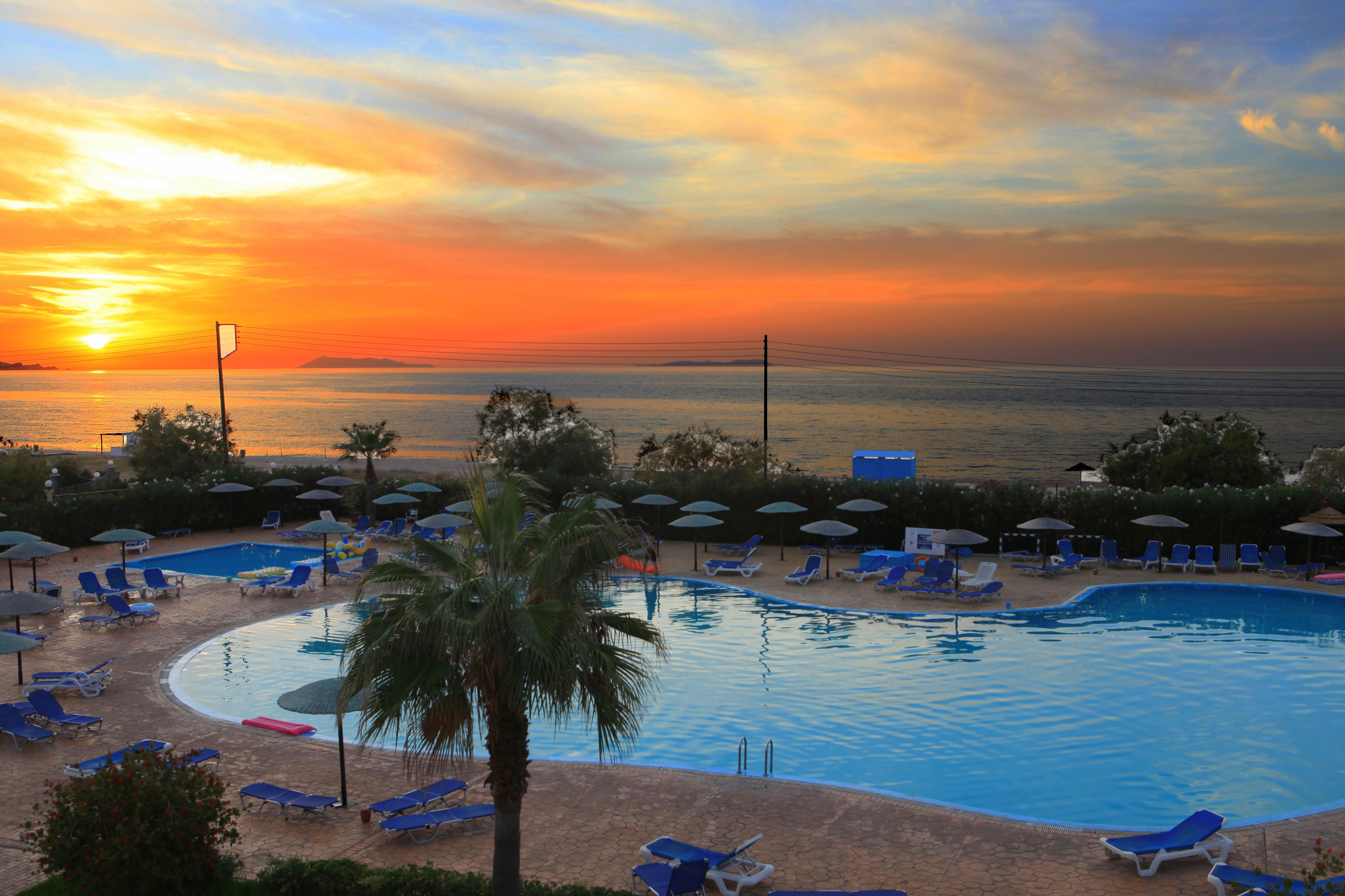 Almyros Beach Альмирос-Бич Экстерьер фото Sunset at the Dead Sea
