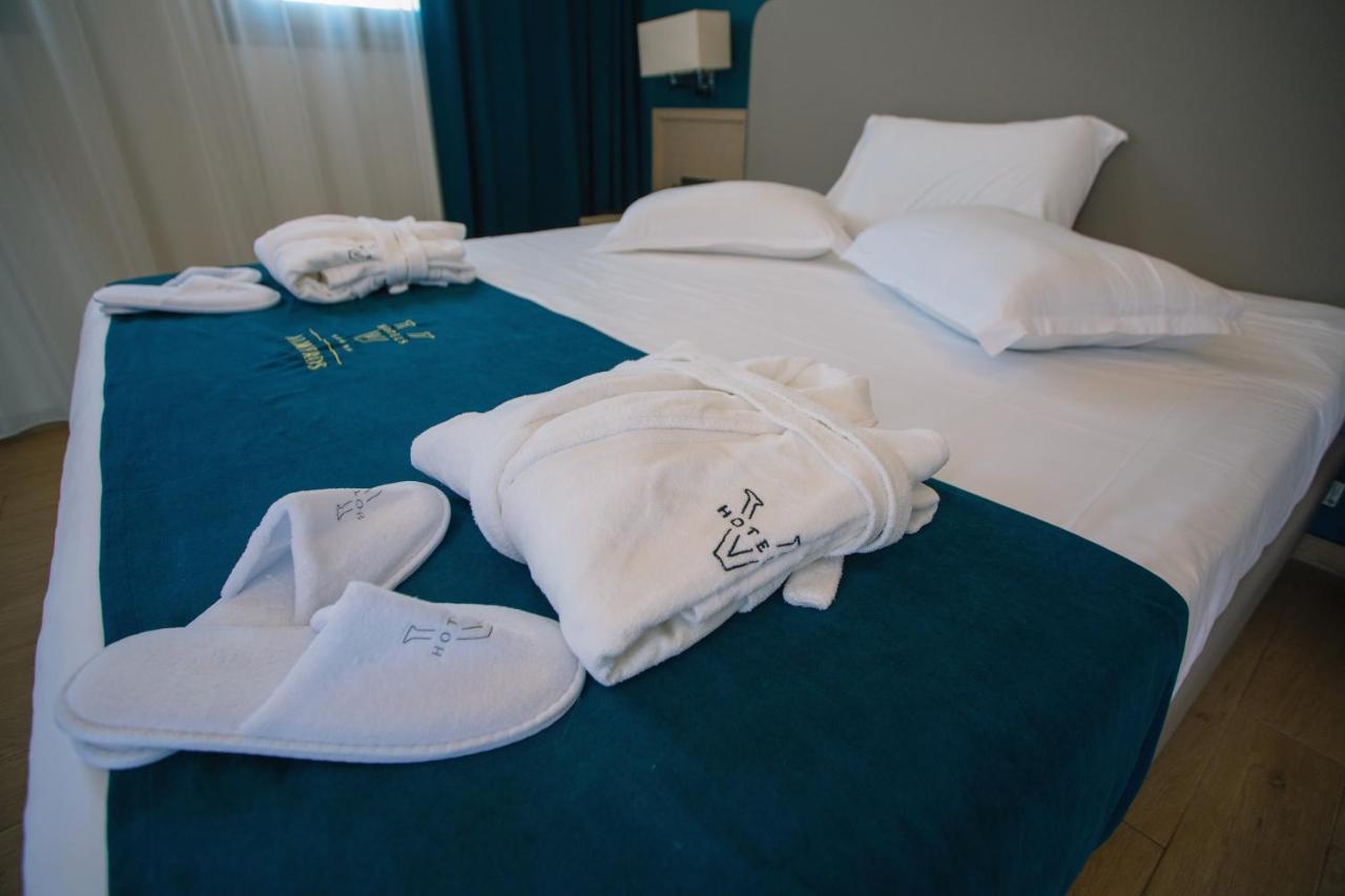 Almyros Beach Альмирос-Бич Экстерьер фото A guest room at the hotel